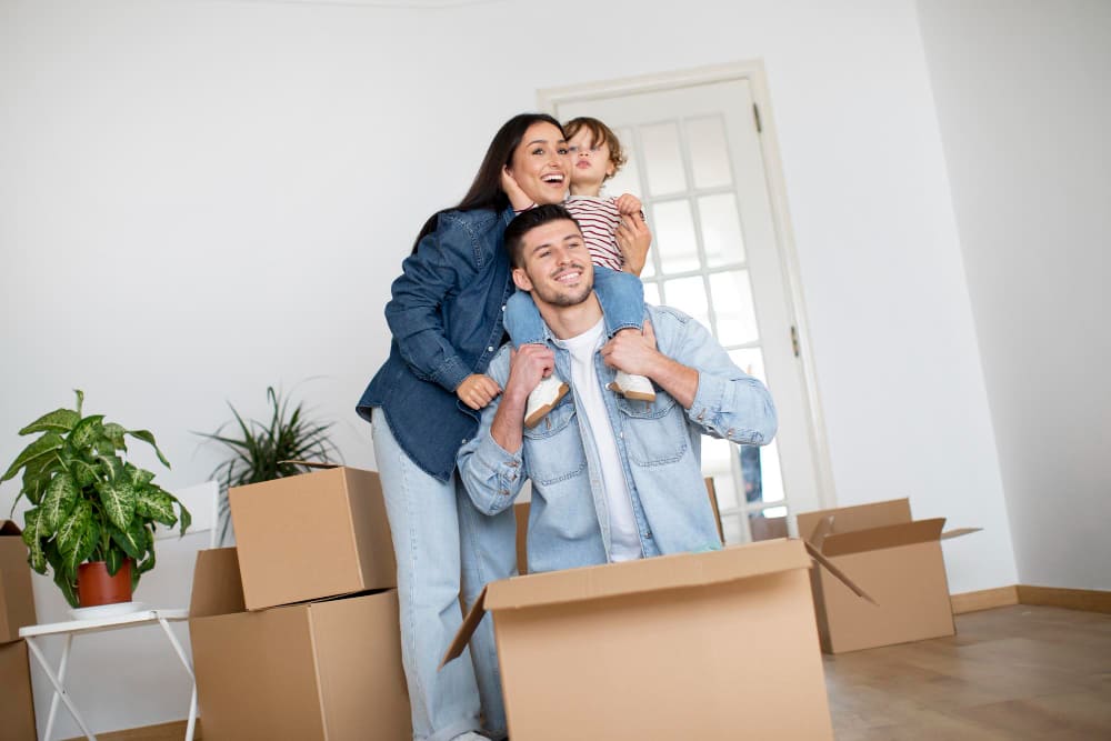 Familias cumpliendo su sueño de tener casa propia